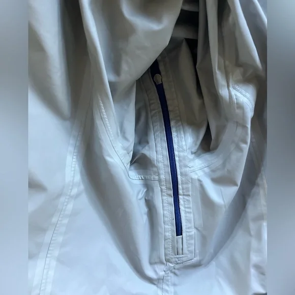 The North Face Venture 2 Rain Jacket in Sodalite Blue Heather. Women's Size: M. - Picture 14 of 15